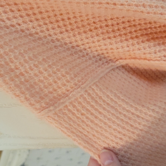 Free People C.O.M.F.Y Oversized Pink Sweater - Picture 5 of 8